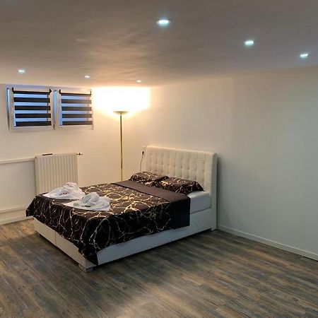 Studio 45M2 Tres Calme Village-Neuf Esterno foto